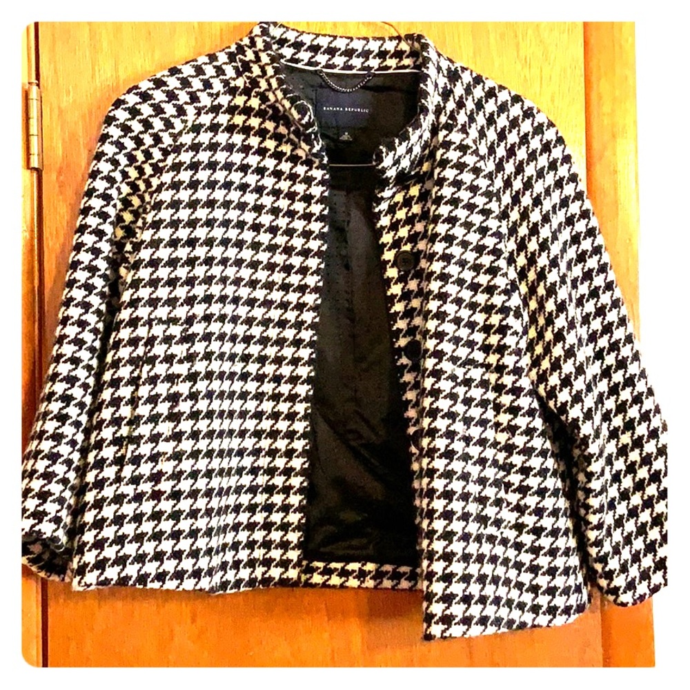 Super cute houndstooth coat